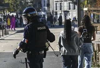 BLOCUS DES LYCÉES. « ON SE DIT QUE NOS ENFANTS NE SONT PLUS EN SÉCURITÉ » : LES PARENTS INQUIETS APRÈS LES DÉBORDEMENTS