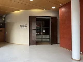 « LE COMMUN DES MORTELS NE MAÎTRISE PAS LE GAZ » : PRISON AVEC SURSIS REQUIS CONTRE UN CHAUFFAGISTE APRÈS DEUX DÉCÈS