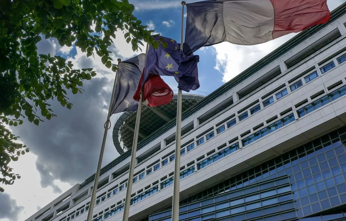 BUDGET : UN RECORD… LA DETTE PUBLIQUE DE LA FRANCE DÉPASSERA 121 % DU PIB EN 2027