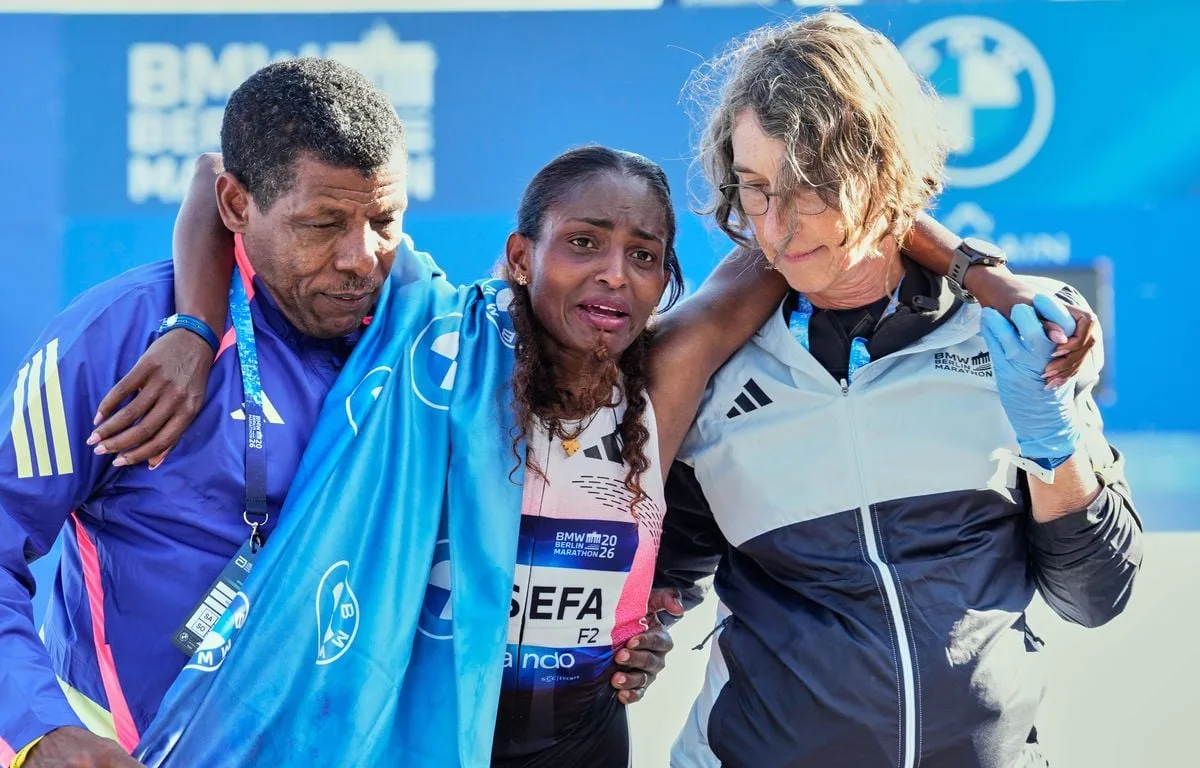 MARATHON DE BERLIN : COMMENT UNE BLESSURE EN TOUTE FIN DE COURSE A EMPÊCHÉ TIGST ASSEFA DE BATTRE LE RECORD DU MONDE