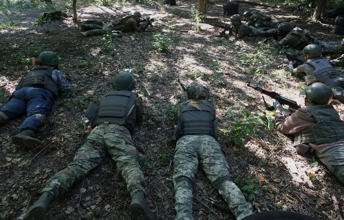 GUERRE EN UKRAINE : FACE AU MANQUE DE SOLDATS, DES FEMMES MOBILISÉES DE FORCE ? PRUDENCE