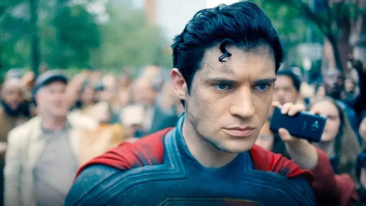 SUPERMAN CHANGE DÉJÀ DE COSTUME DANS LA SUITE DE 2027, ET POUR UNE BONNE RAISON